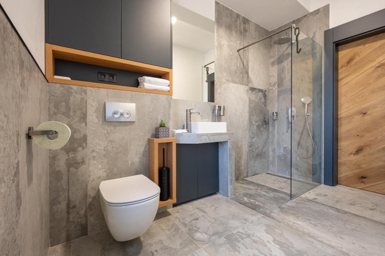 Calvin Aparthotel Oradea Ngoại thất bức ảnh