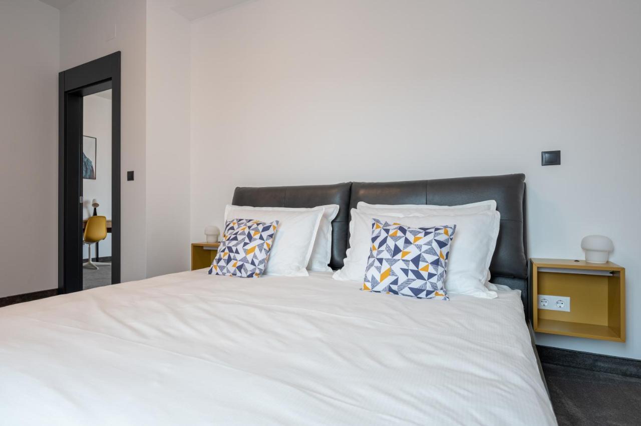Calvin Aparthotel Oradea Ngoại thất bức ảnh