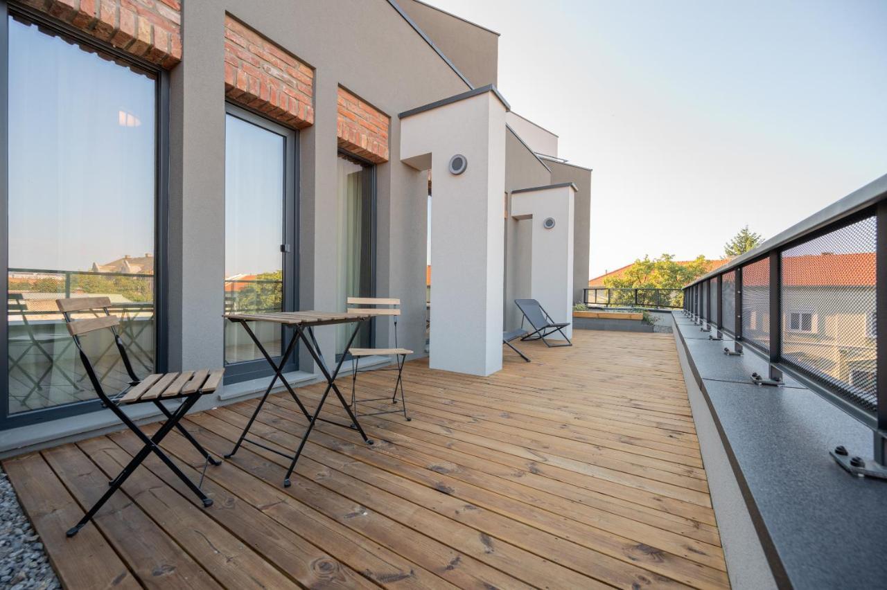 Calvin Aparthotel Oradea Ngoại thất bức ảnh