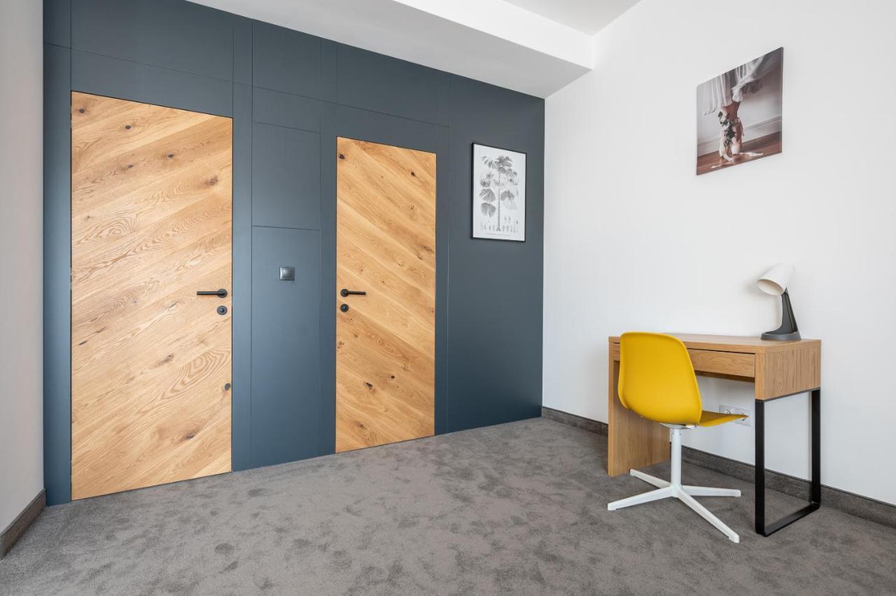Calvin Aparthotel Oradea Ngoại thất bức ảnh