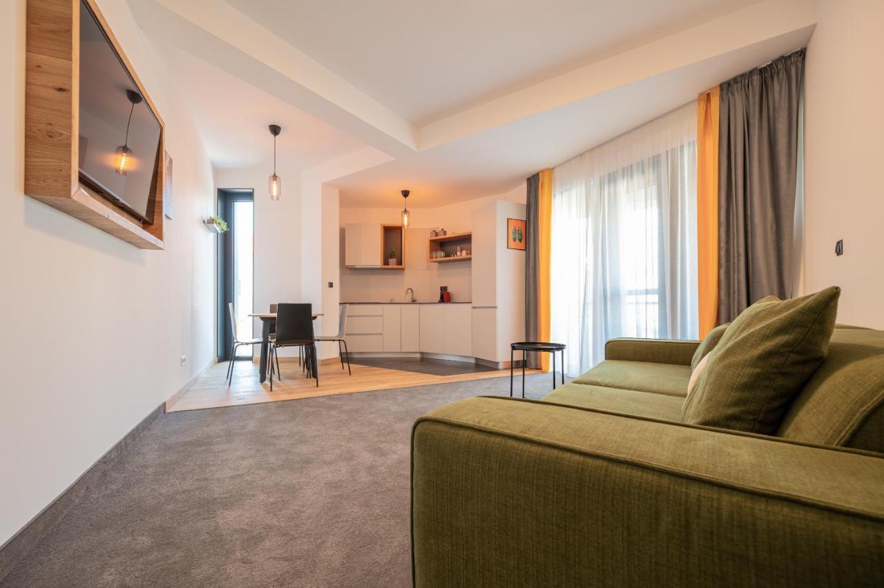 Calvin Aparthotel Oradea Ngoại thất bức ảnh