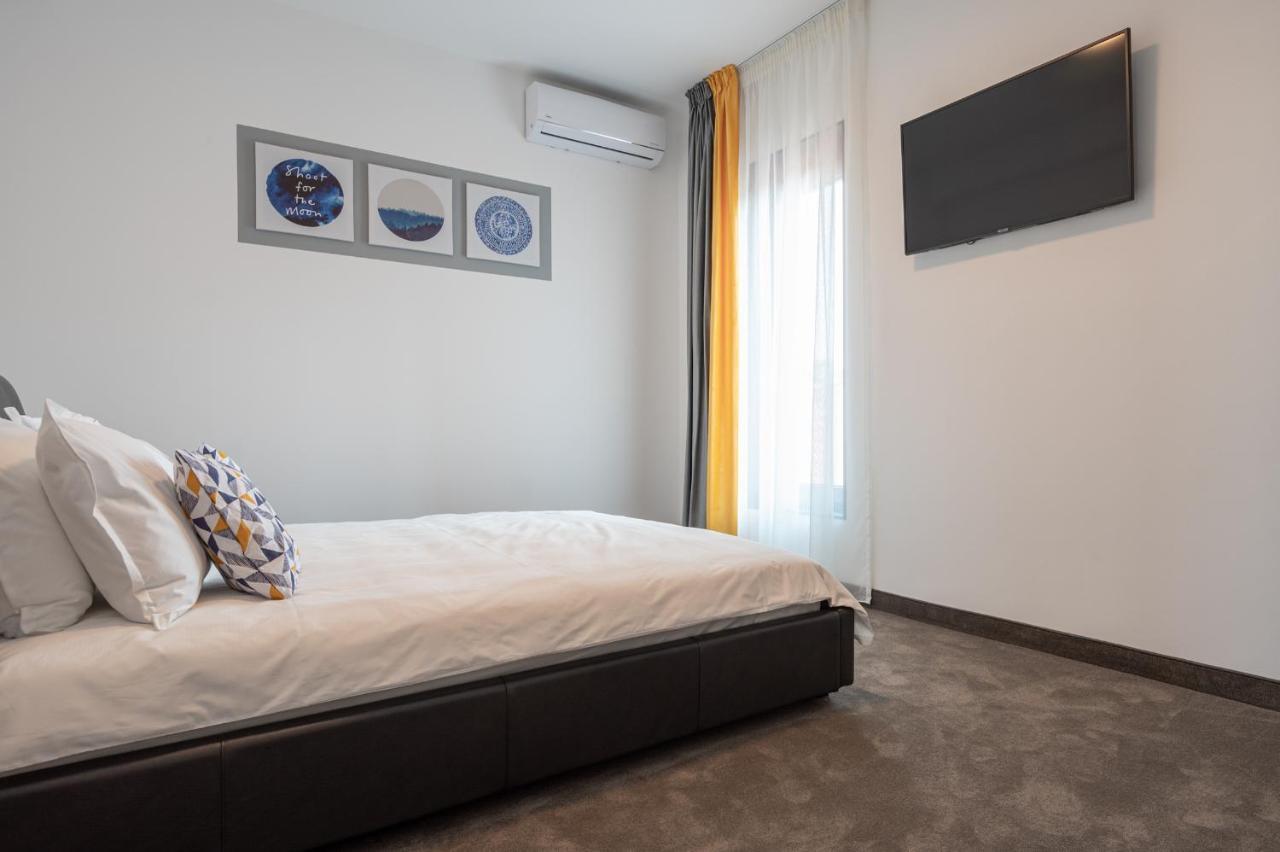 Calvin Aparthotel Oradea Ngoại thất bức ảnh