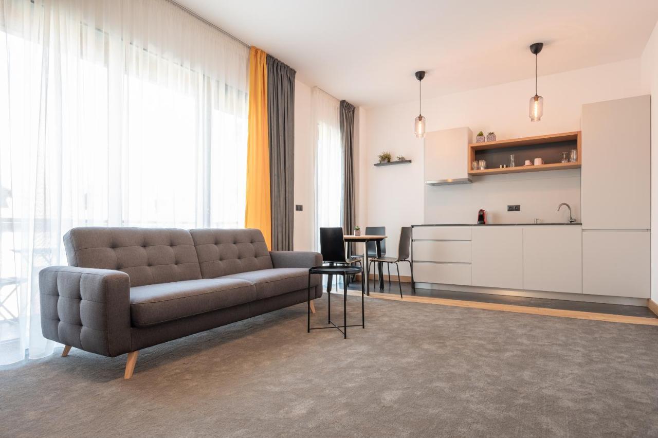 Calvin Aparthotel Oradea Ngoại thất bức ảnh