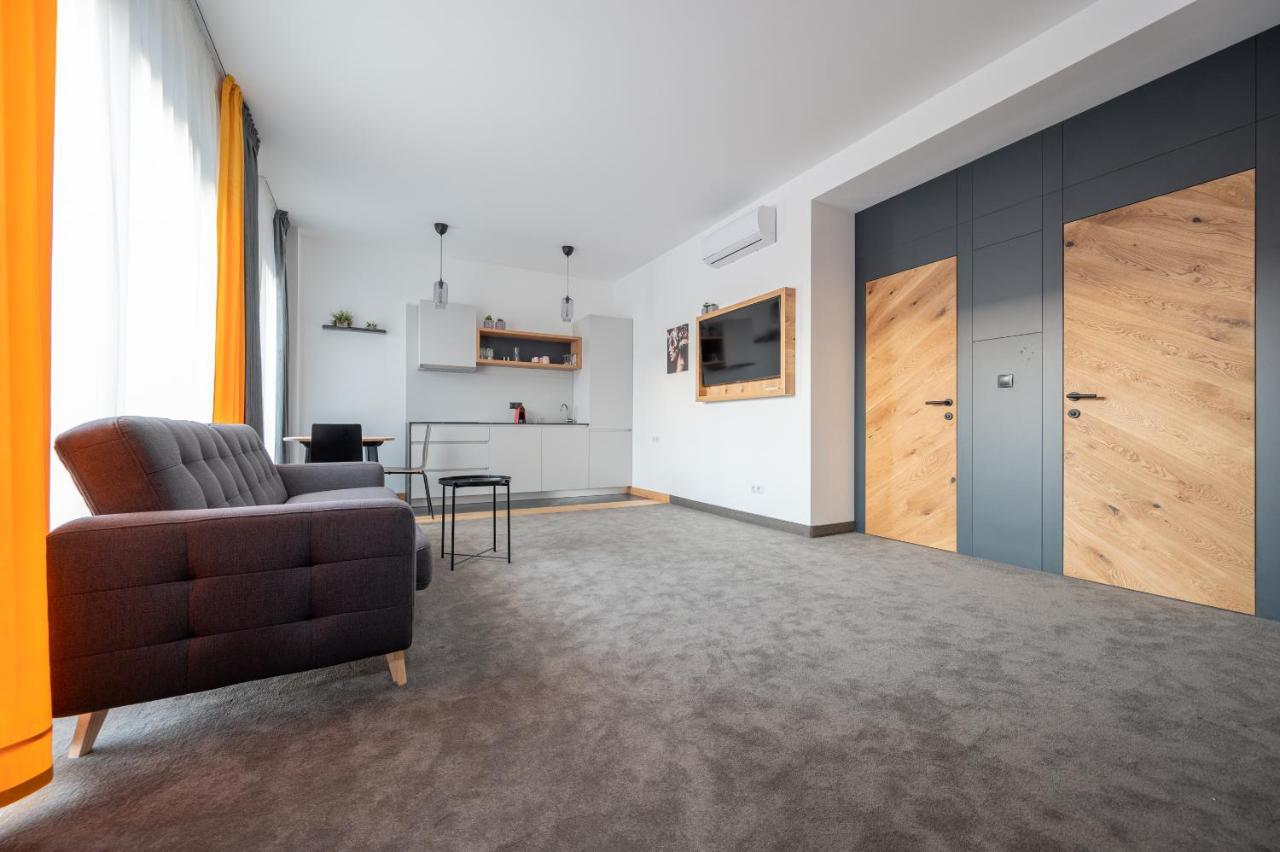 Calvin Aparthotel Oradea Phòng bức ảnh