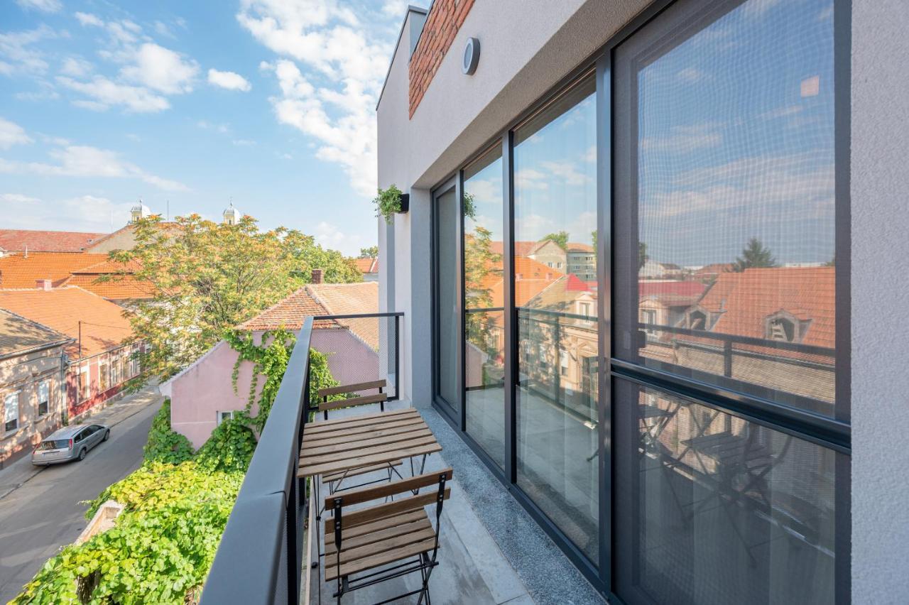 Calvin Aparthotel Oradea Ngoại thất bức ảnh