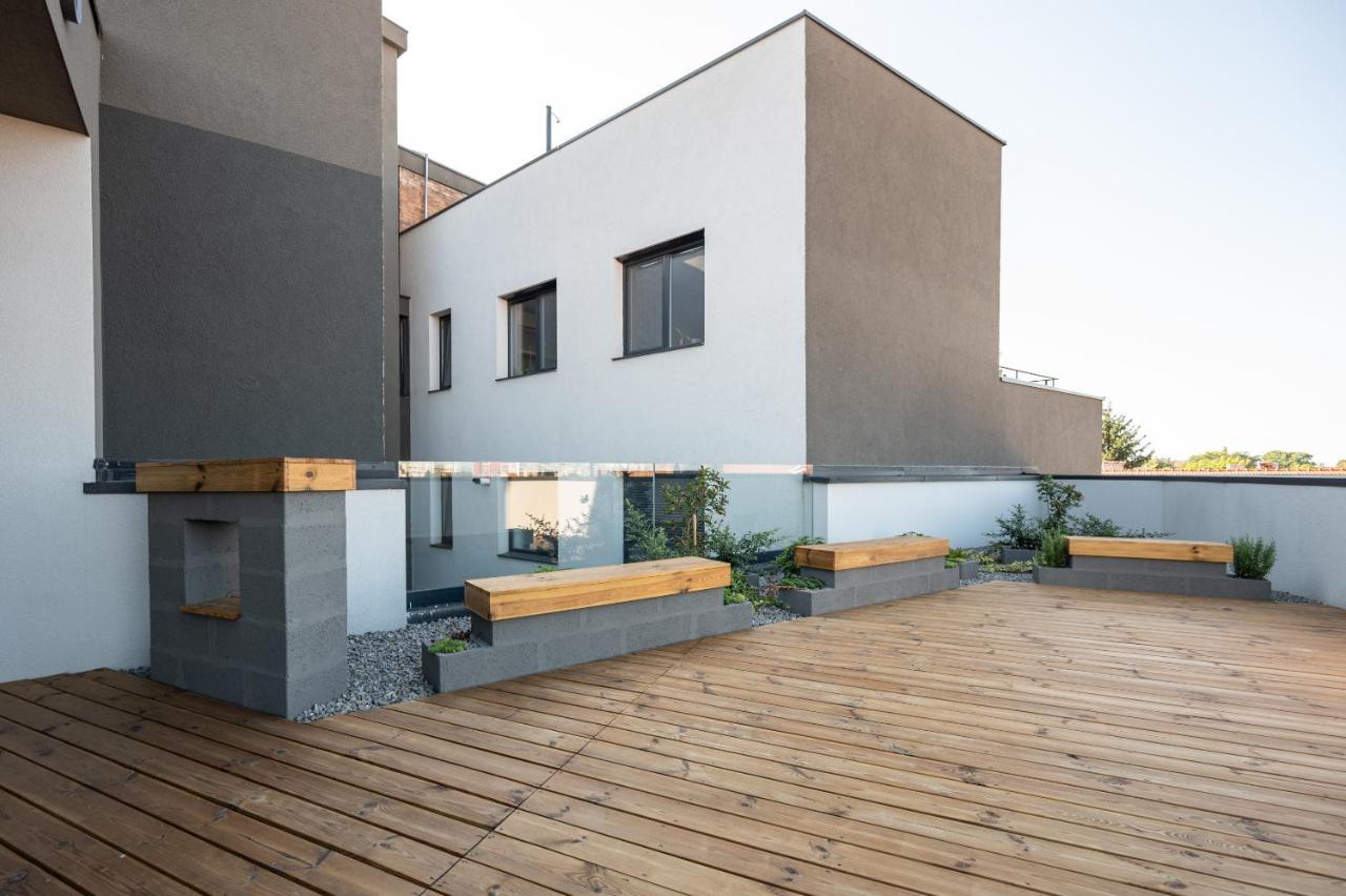 Calvin Aparthotel Oradea Ngoại thất bức ảnh