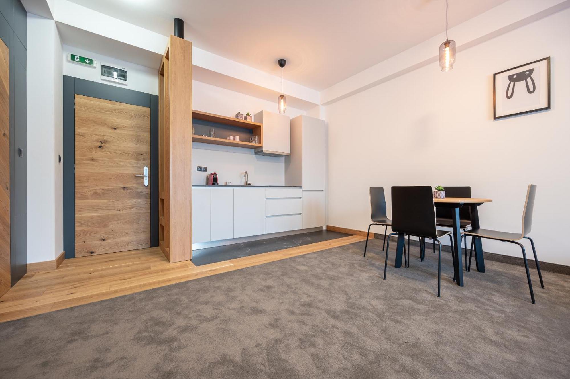 Calvin Aparthotel Oradea Phòng bức ảnh